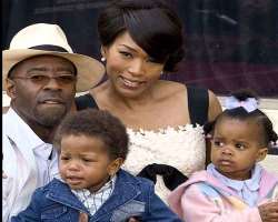 She became the mother of twins on January 27, 2006, through a surrogate.